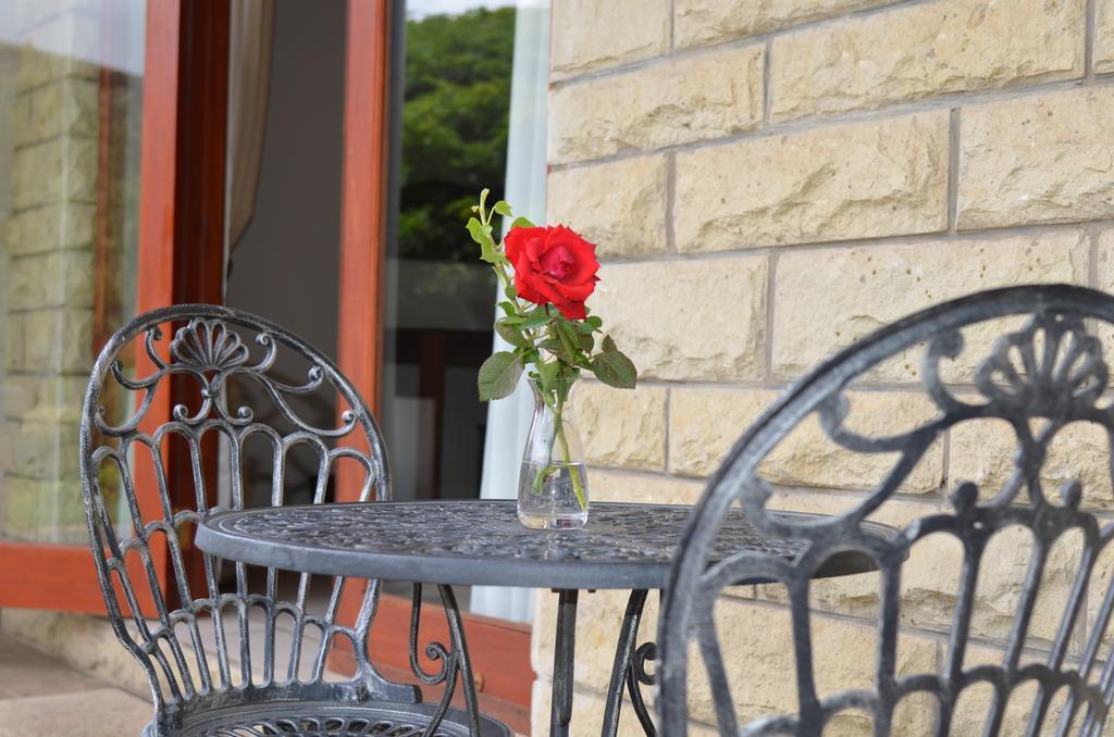 Riverwalk Bed And Breakfast Clarens Exterior photo