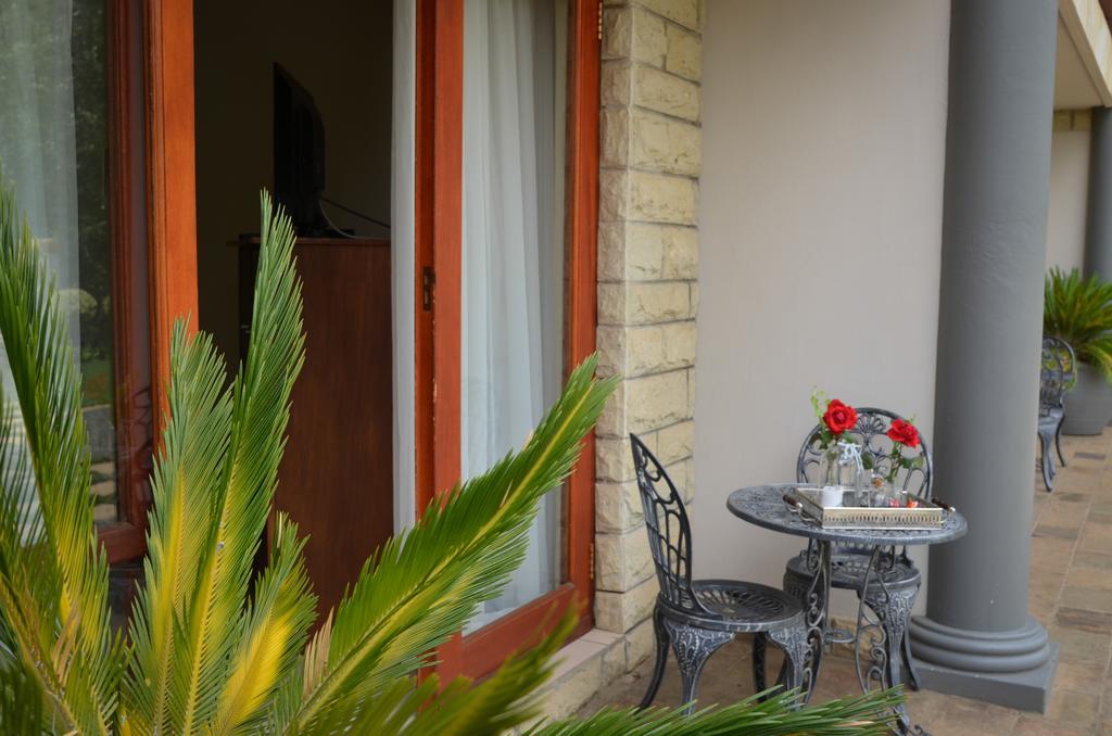 Riverwalk Bed And Breakfast Clarens Exterior photo